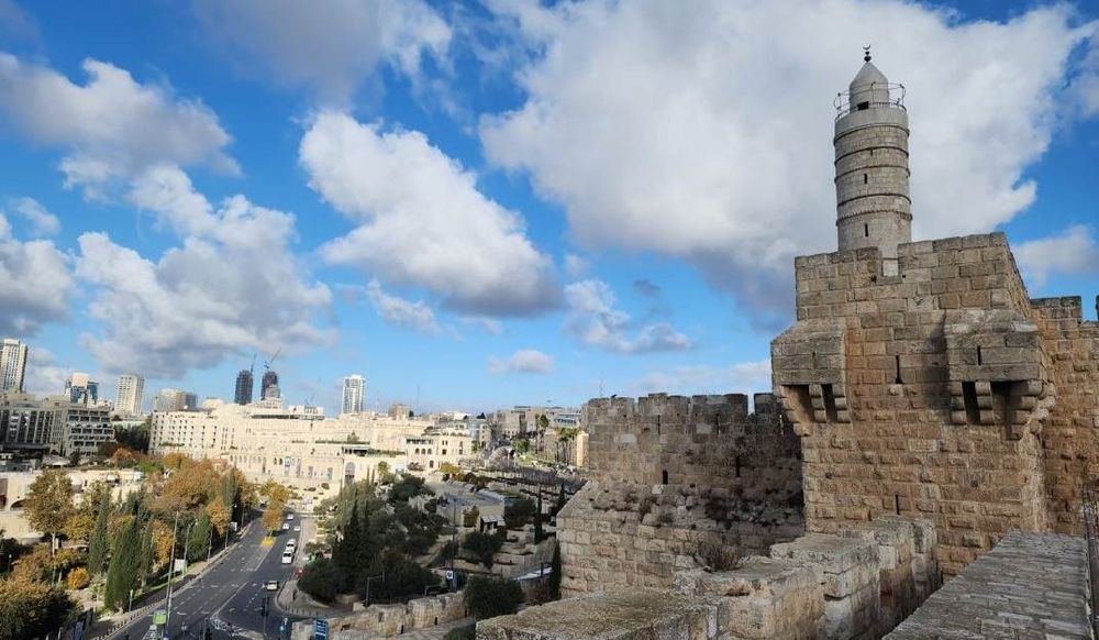 צילום של שטריימל ותרבוש- סיור עם סבטה בניס