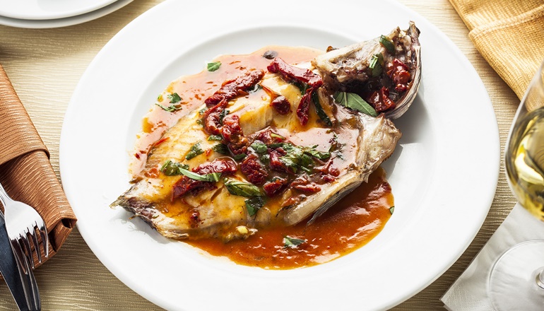 צילום של מסעדת דולפין ים