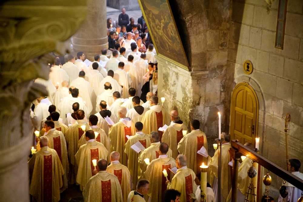 atr-olc-crd-mass-in-curch-of-the-holy-sepulchre-ministry-of-tourism-2.jpg