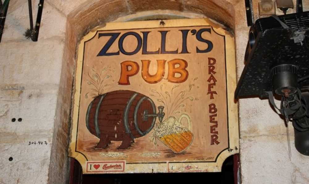 photo of zollis pub