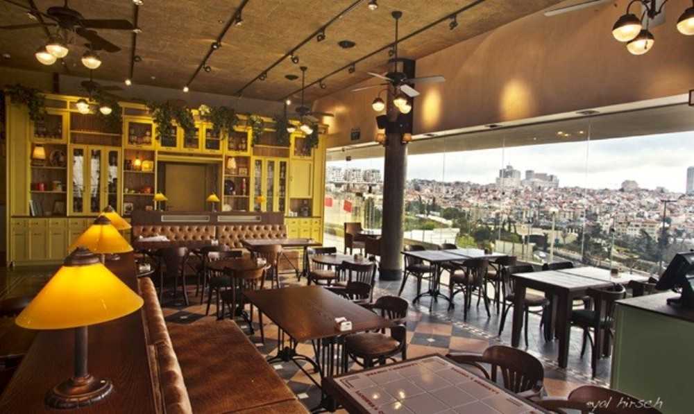 Landwer Cafe -- Cinema City