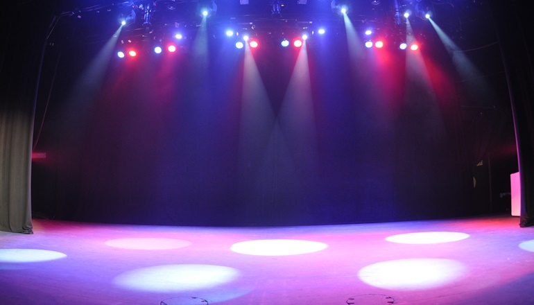 צילום של תיאטרון הירש בבית שמואל