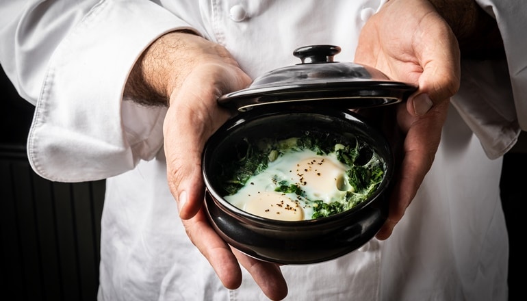 The Lounge Restaurant at Inbal Hotel (Photo: Yonatan Ben Haim)