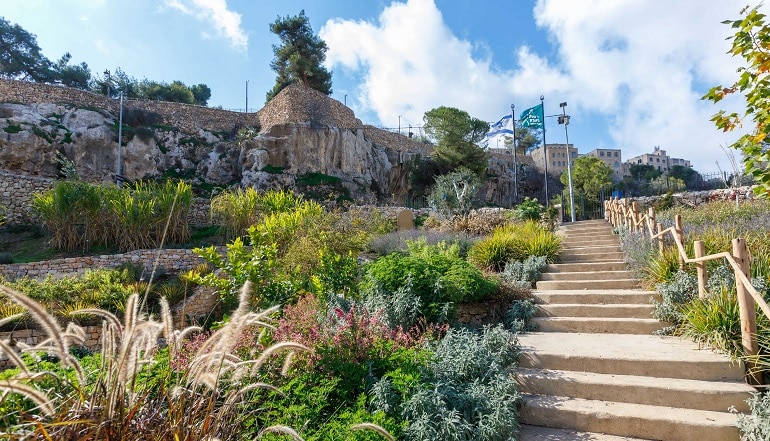 צילום של גן לאומי סובב חומות ירושלים – החווה בגיא